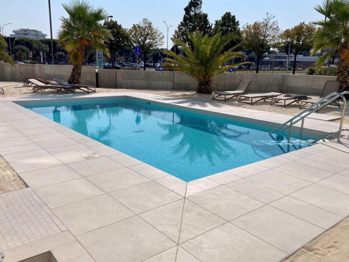 Sun Beach Residence Con Piscina - Piazza Brescia - Adria Holiday Jesolo - Family Apartments Εξωτερικό φωτογραφία