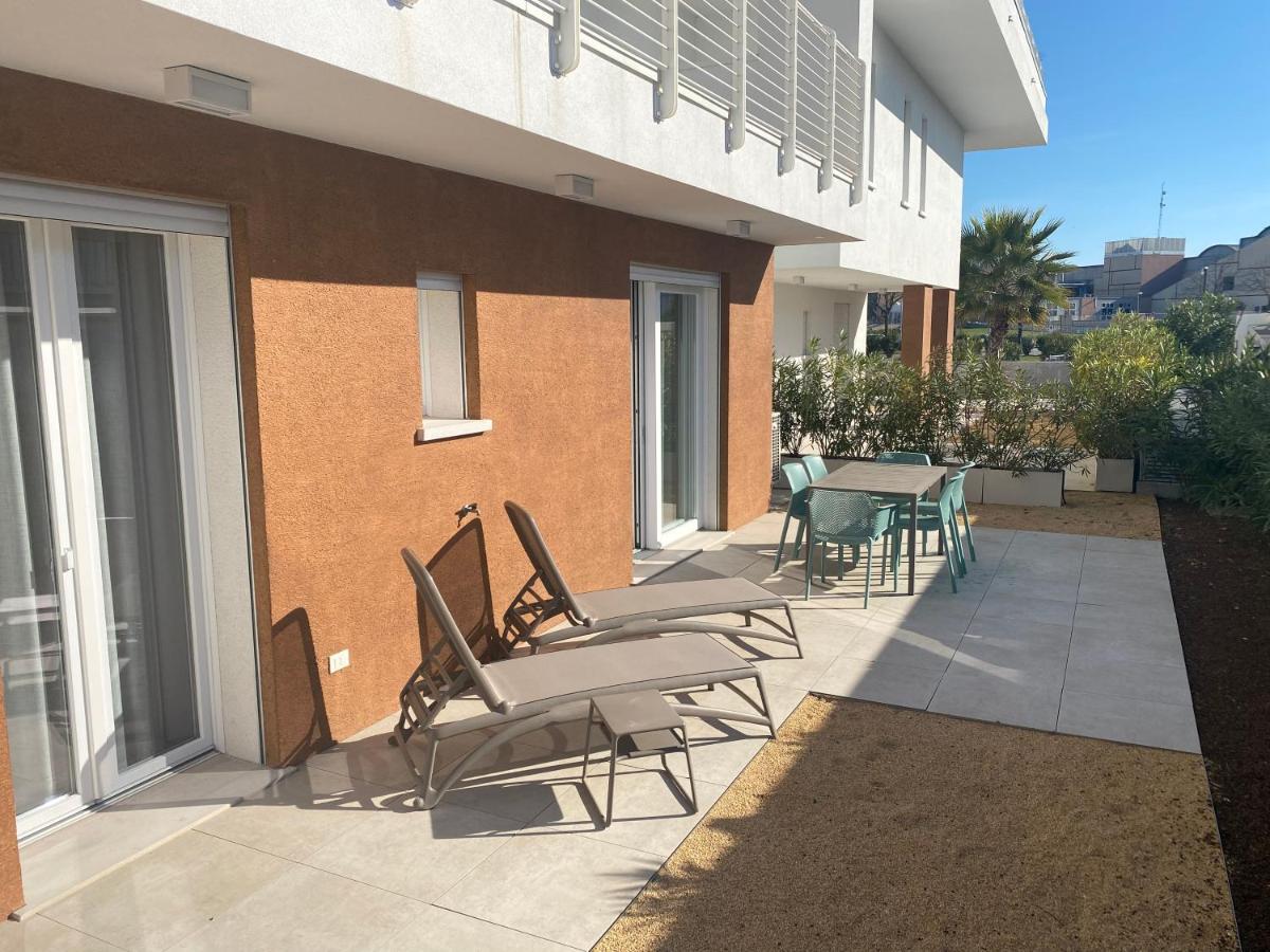Sun Beach Residence Con Piscina - Piazza Brescia - Adria Holiday Jesolo - Family Apartments Εξωτερικό φωτογραφία