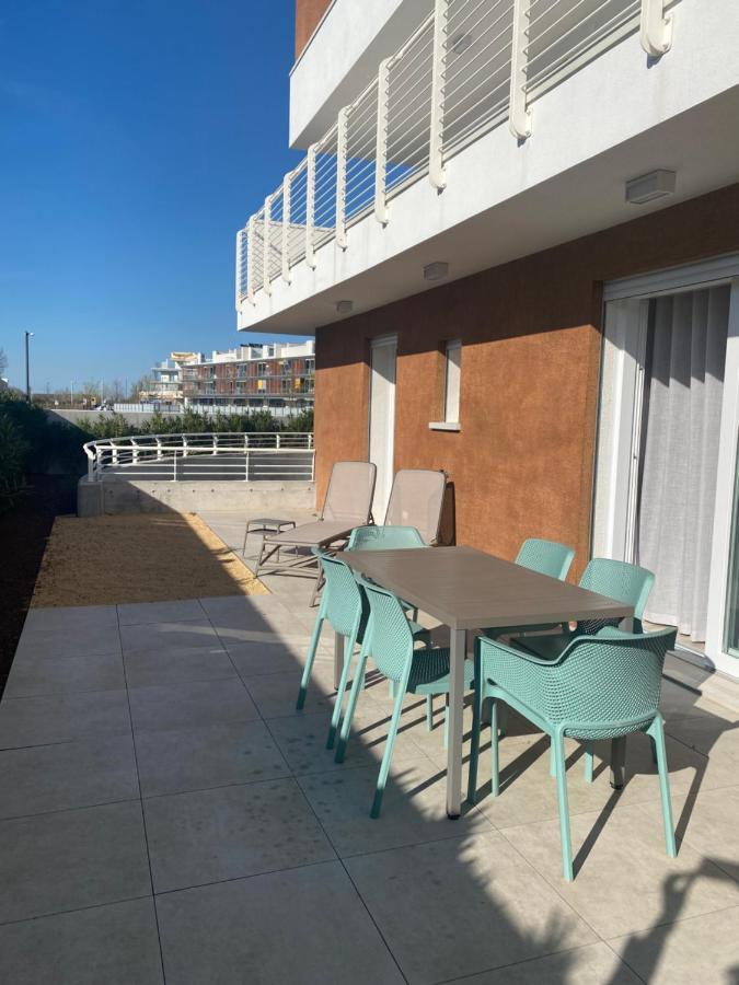 Sun Beach Residence Con Piscina - Piazza Brescia - Adria Holiday Jesolo - Family Apartments Εξωτερικό φωτογραφία