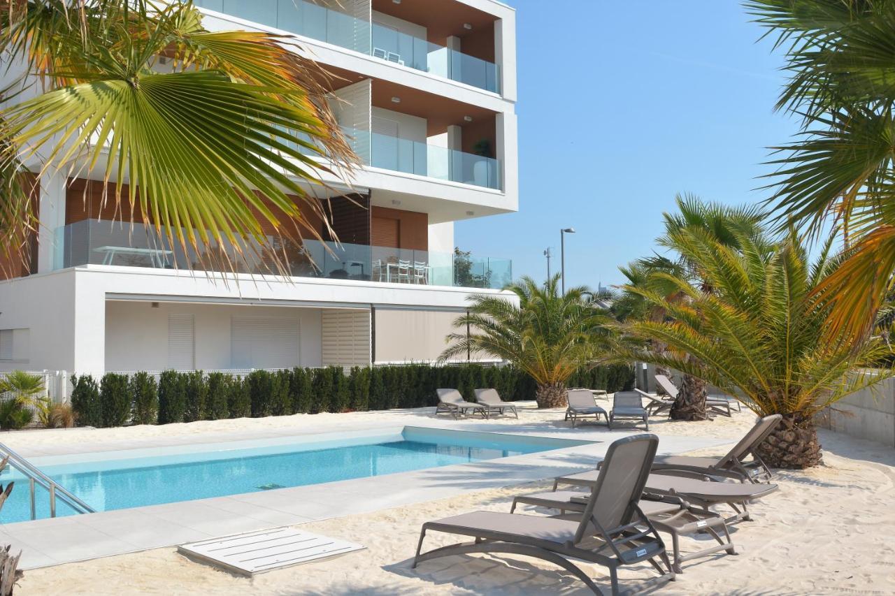 Sun Beach Residence Con Piscina - Piazza Brescia - Adria Holiday Jesolo - Family Apartments Εξωτερικό φωτογραφία