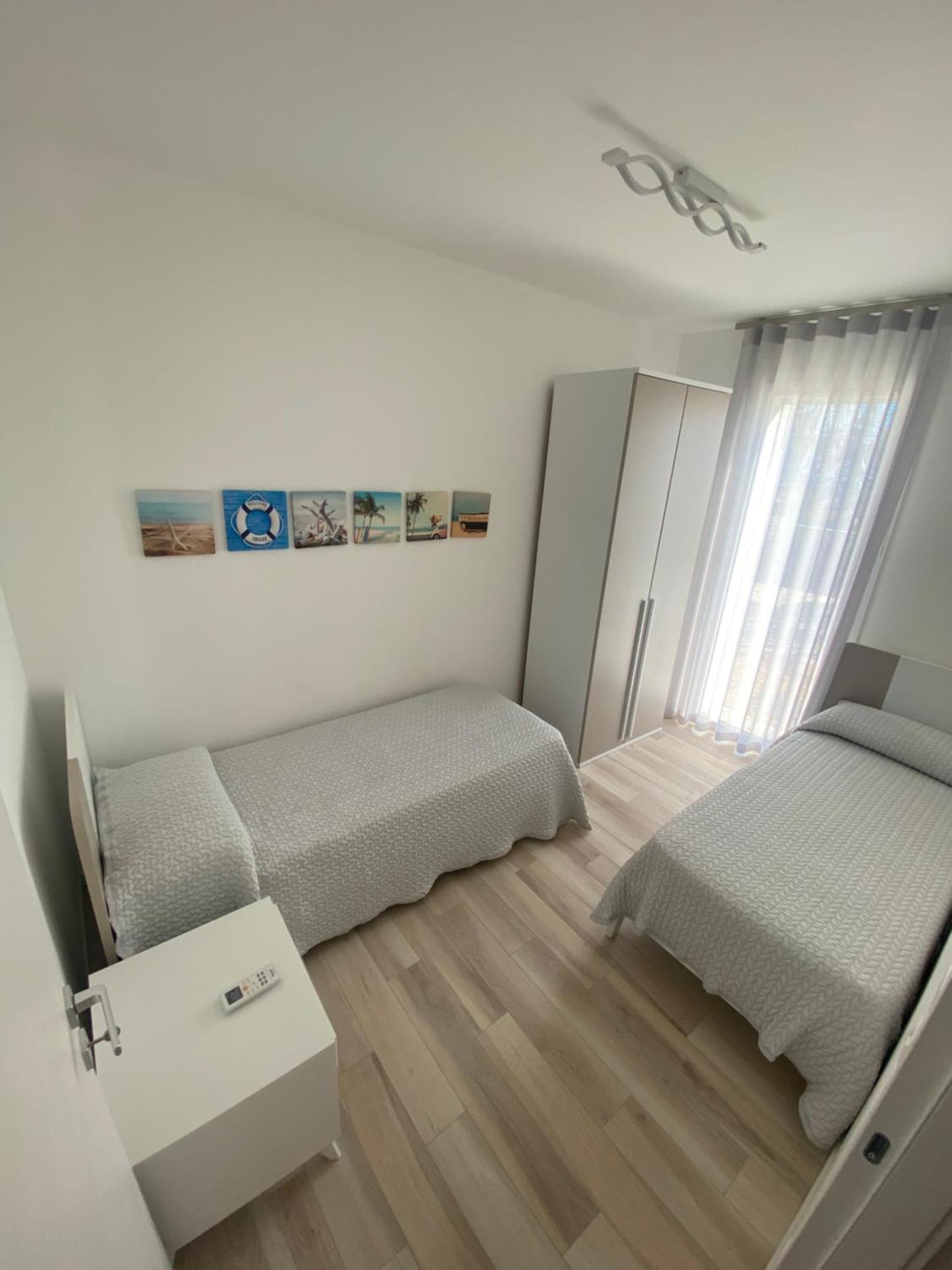 Sun Beach Residence Con Piscina - Piazza Brescia - Adria Holiday Jesolo - Family Apartments Εξωτερικό φωτογραφία