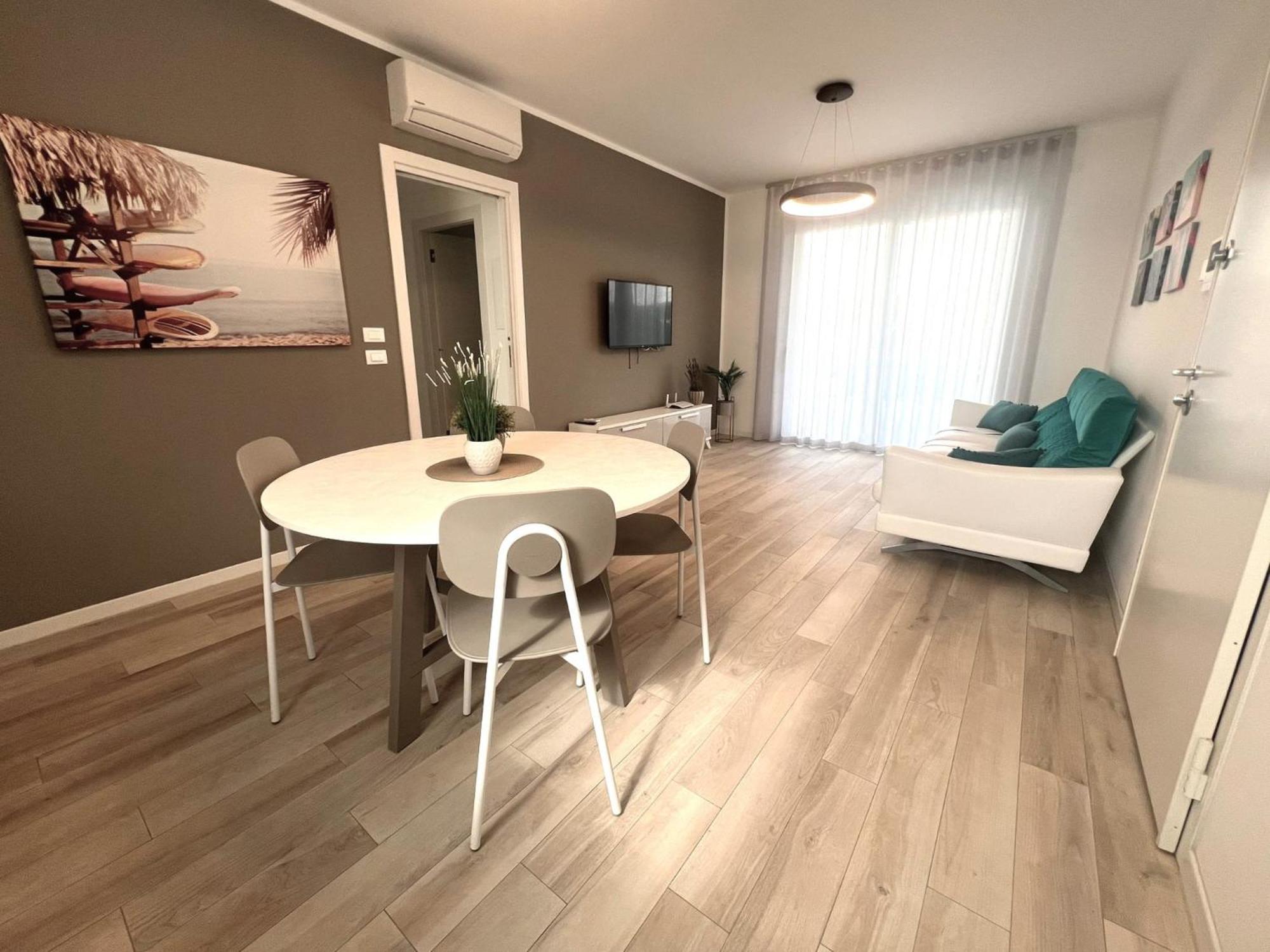 Sun Beach Residence Con Piscina - Piazza Brescia - Adria Holiday Jesolo - Family Apartments Εξωτερικό φωτογραφία